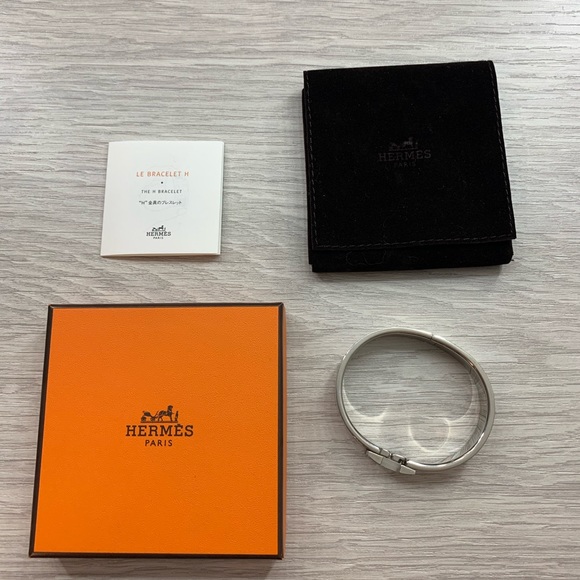 ** MAKE AN OFFER** Hermes Clic H Bracelet White PM - Picture 5 of 7